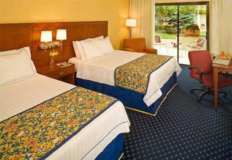 Courtyard By Marriott Denver Central Park Værelse billede